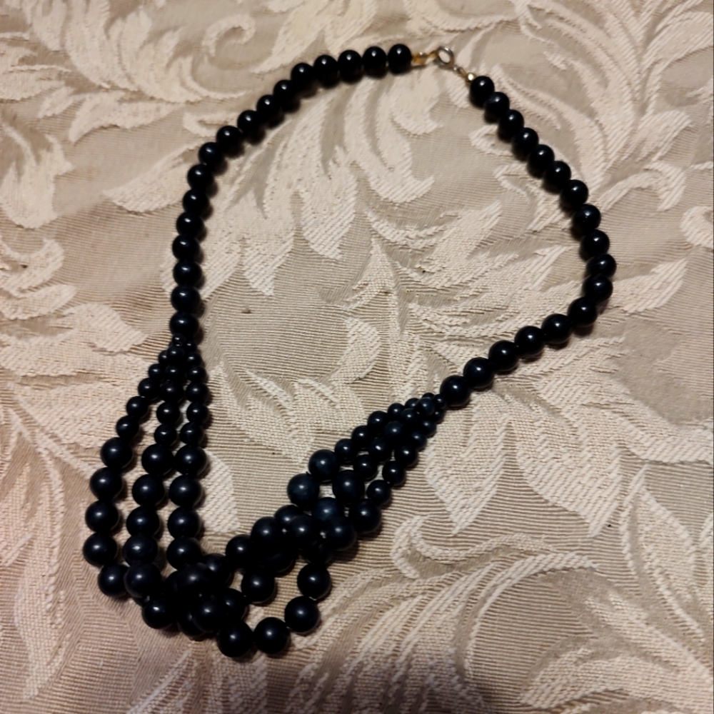 🖤 Classic Elegant Vintage Black Layered Beaded Necklace - Picture 2 of 7